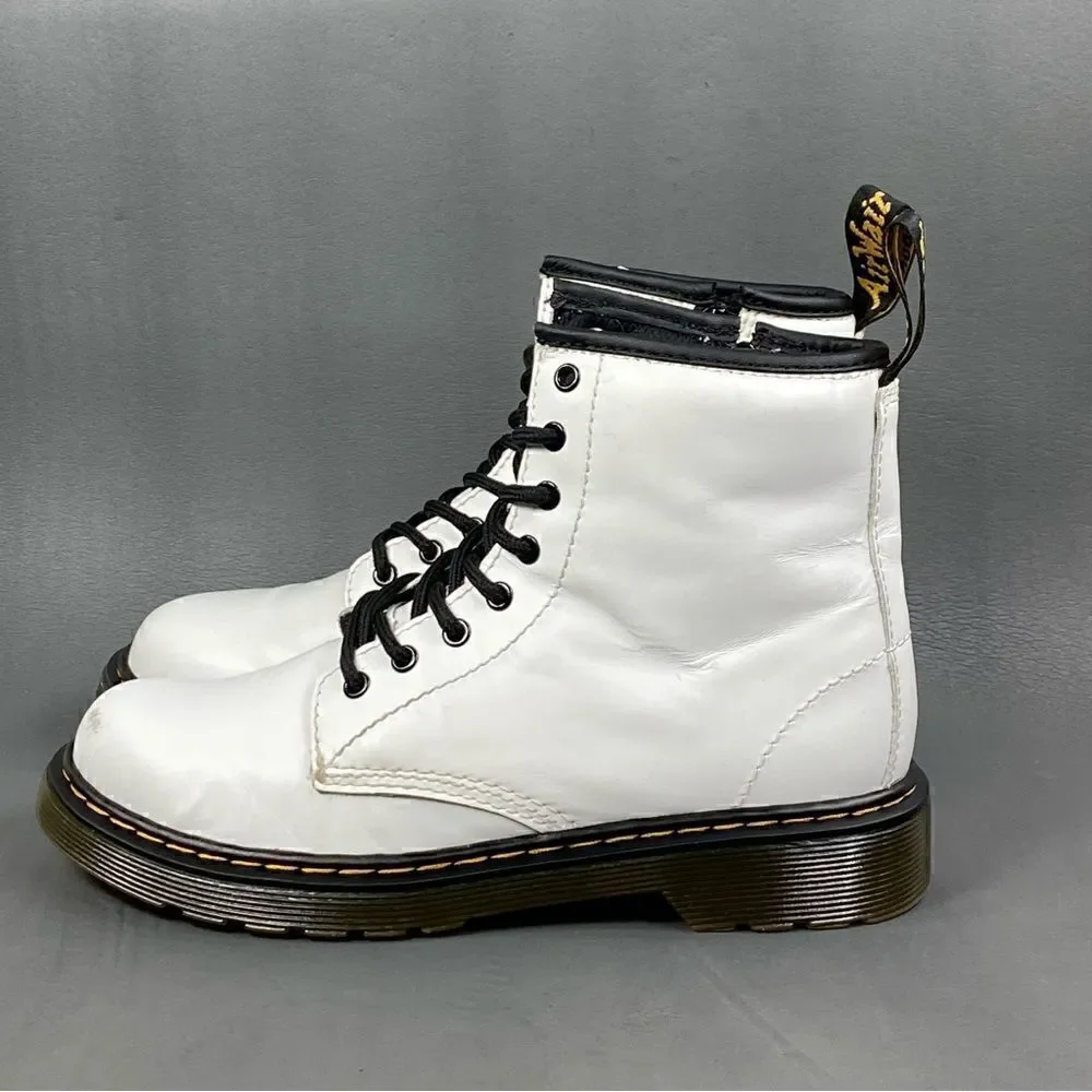 Dr. Martens 1460 8-Eye Boot kids/youths size 3